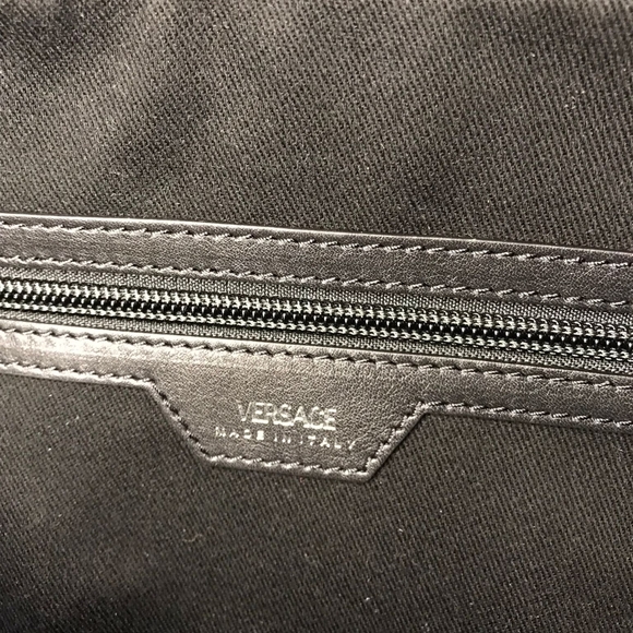 New 💯  Authentic Versace Moto Leather Belt Bag - Picture 14 of 17